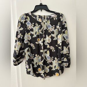 LC Lauren Conrad White and Gray Ruffled 3/4 Sleeve Blouse